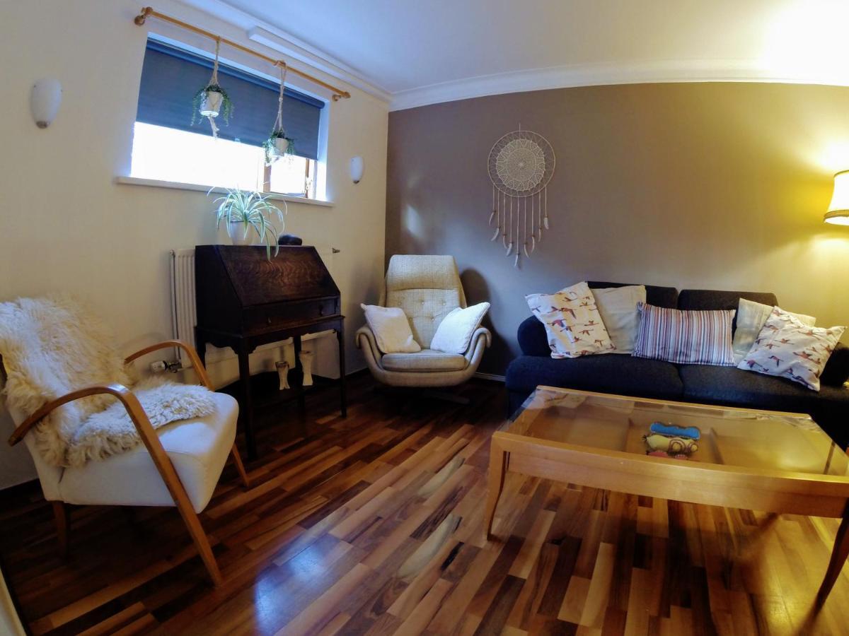 Skjolbraut - Cozy Apartment - Central Location - Free Parking - Close To A Public Swimming Pool And Sky Lagoon Reykjavík Exterior foto
